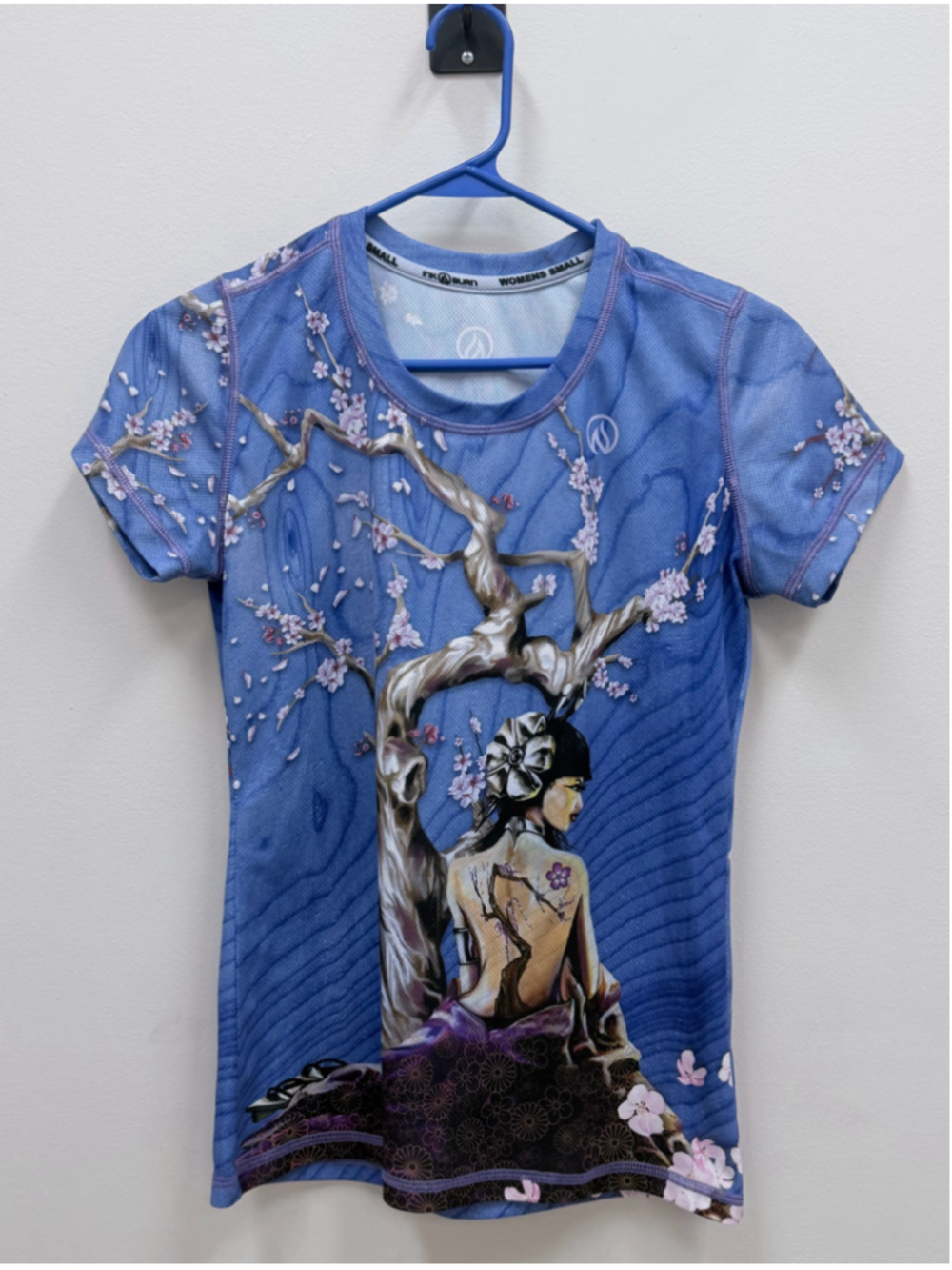 INKnBURN Women's Sakura Short Sleeve Tech Shirt Sz Small!